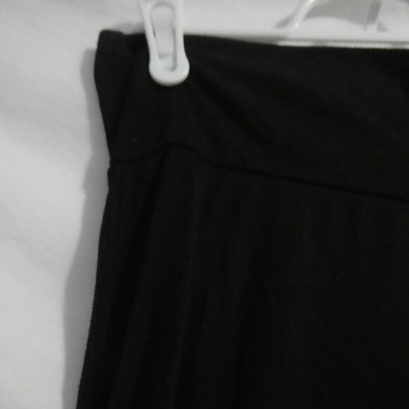 SOPRANO | medium | Black Lightweight Culottes| EUC - Picture 3 of 13